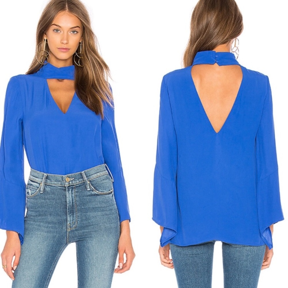 NEW Elliatt Envision Ultramarine Collar Neck Top Size Small